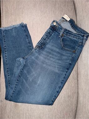 Universal Thread Mid Blue Ankle Crop Jeans